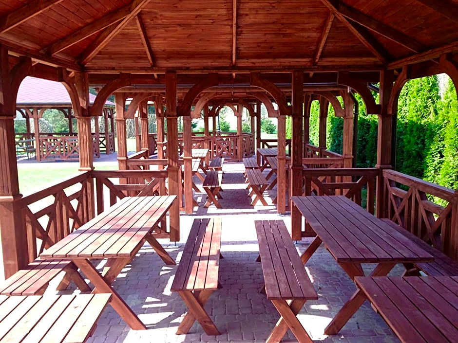 Hotel w Dobieszkowie