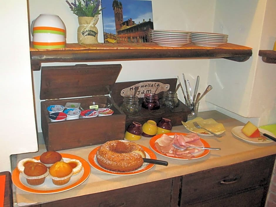 Bed & Breakfast Lucca Fora