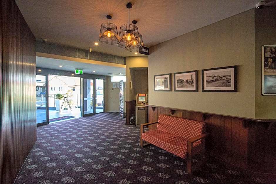 Gladstone Reef Hotel Motel