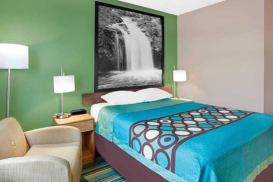 Foto 1 de 2 de 1 Queen Bed, Accessible