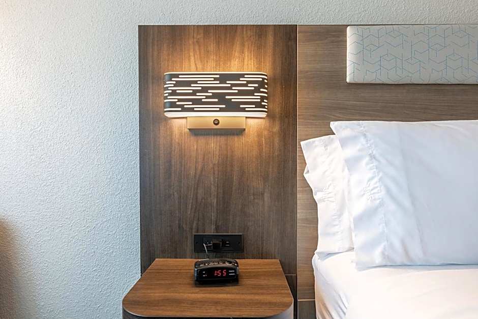 Holiday Inn Express Van Nuys By IHG