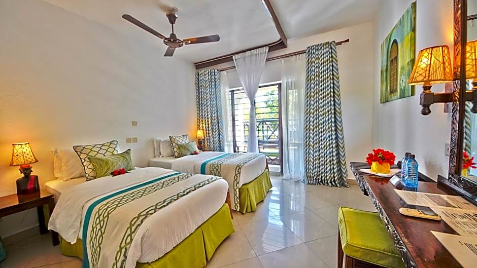 Papillon Lagoon Reef Hotel