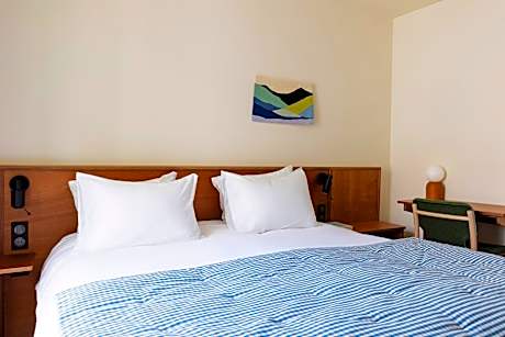 Superior sea side room