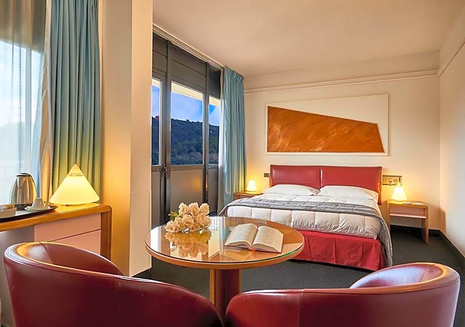 Albornoz Palace Hotel