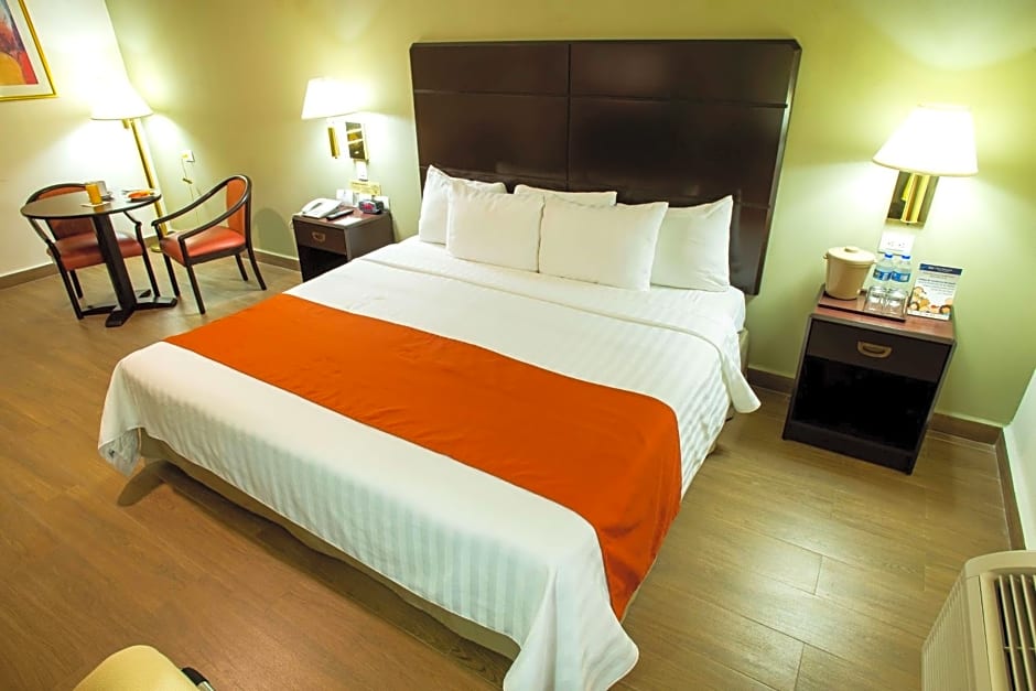 Hotel Plaza Calzada