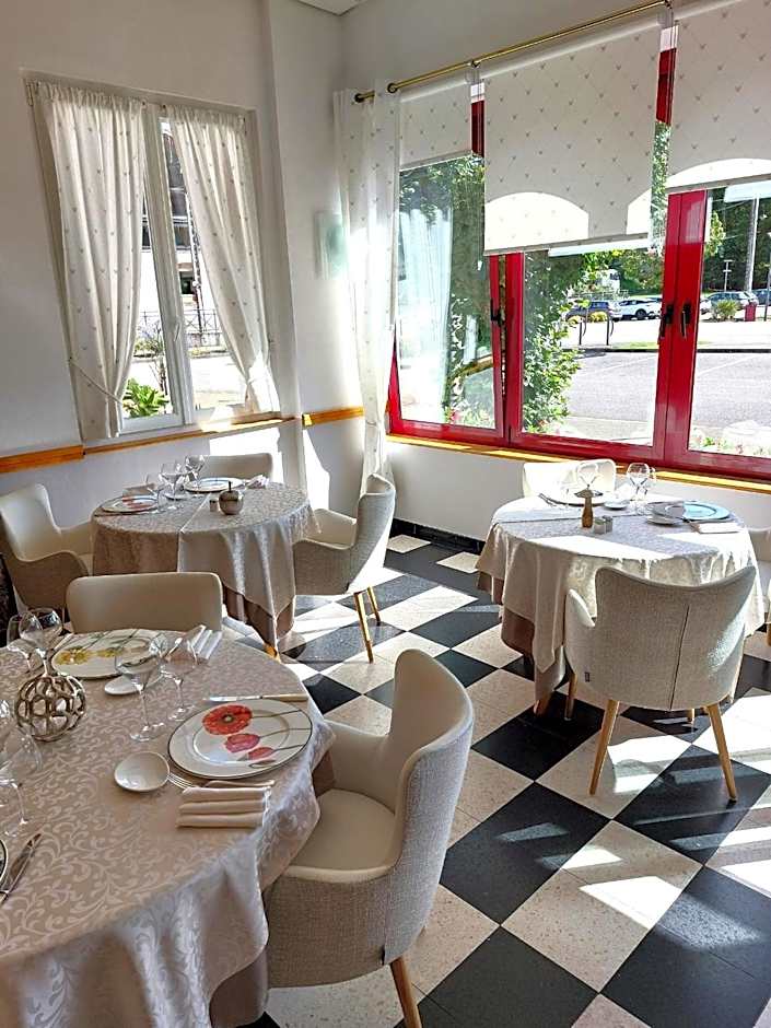Logis Hotel des Lacs