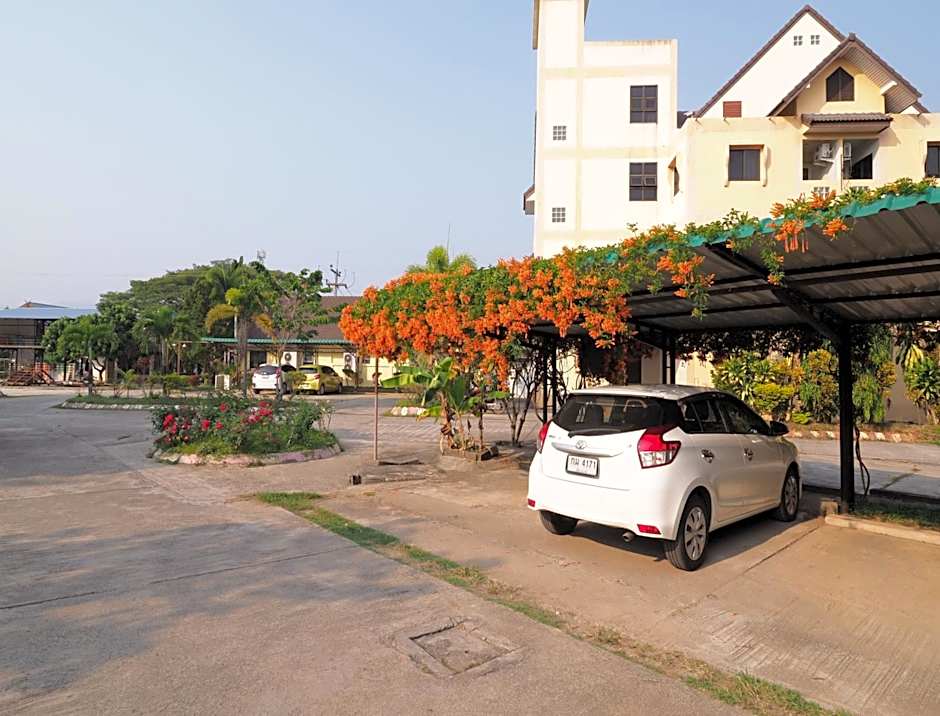 OYO 592 Goldenville Villa