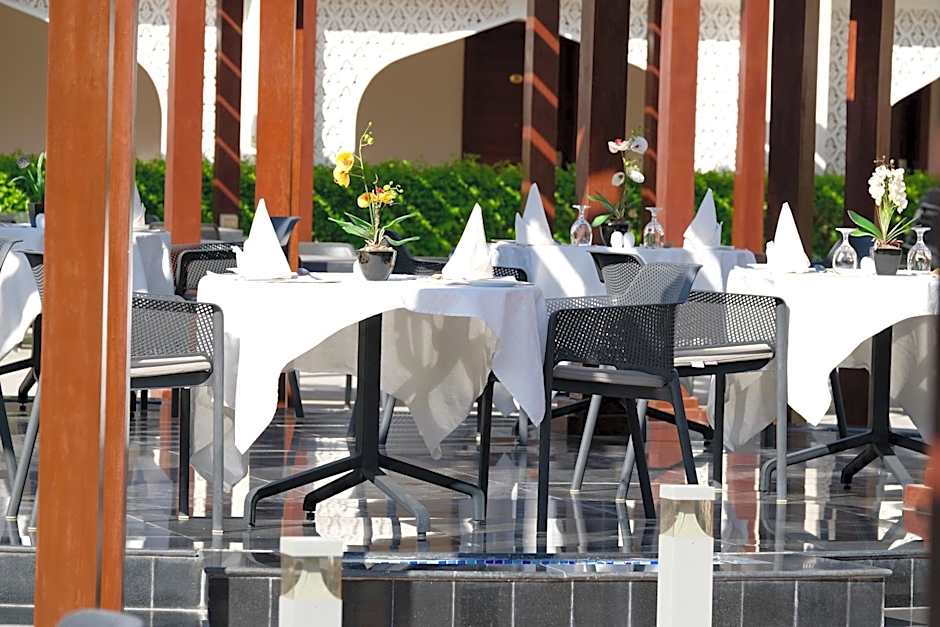 Falaj Daris Hotel