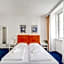 Self-Check-In Hotel Adlon