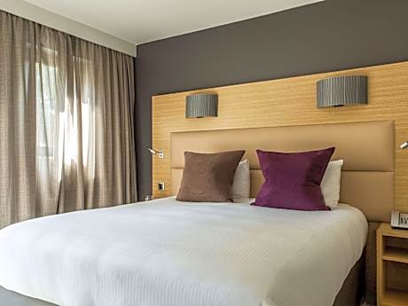 DELUXE ROOM, 1 Double Bed with Pool View