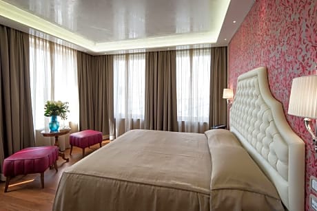 Deluxe Double or Twin Room with Grand Canal View and Full Breakfast