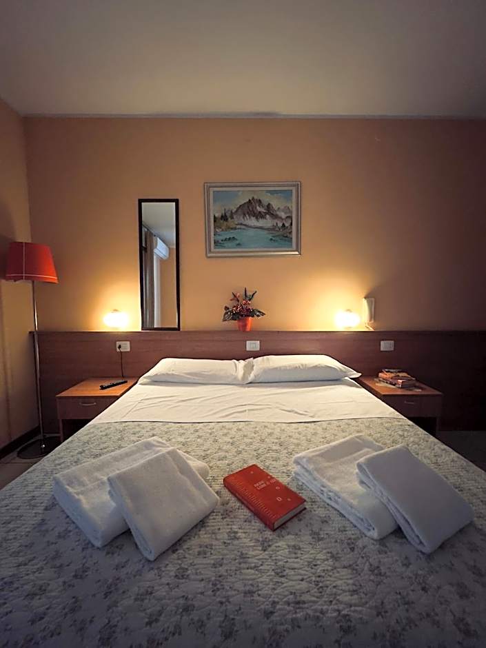 Albergo Trattoria AL TAJ