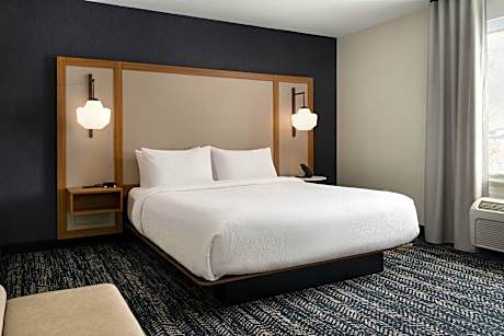 1 Bedroom Suite, 1 King, Sofa bed