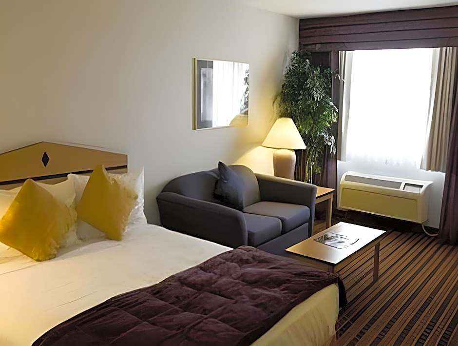 Crystal Inn Hotel & Suites - Salt Lake City
