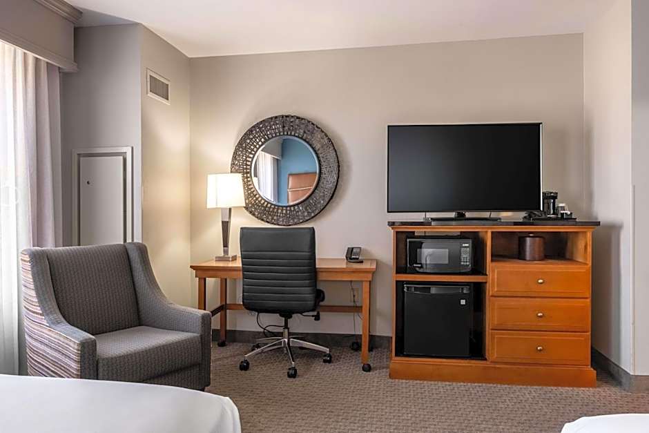 Drury Plaza Hotel Broadview Wichita