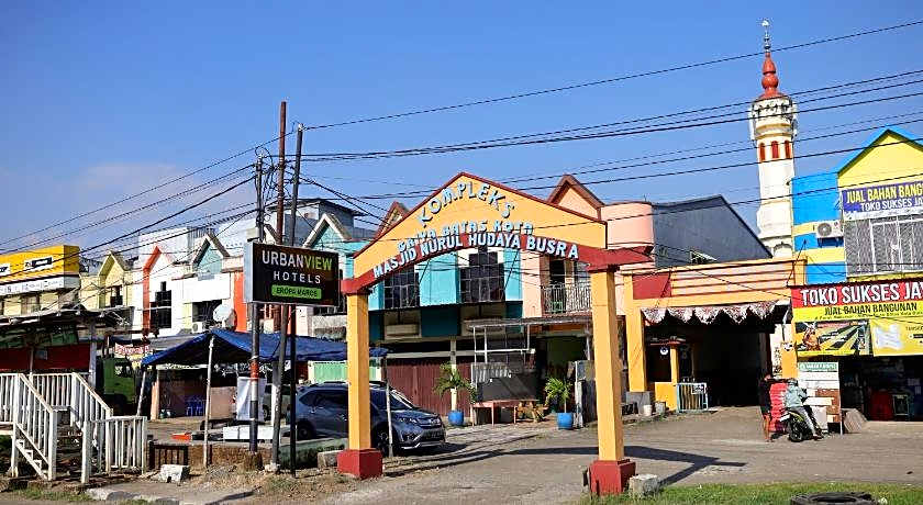 Urbanview Hotel Eropa Maros near Sultan Hasanuddin Airport by RedDoorz