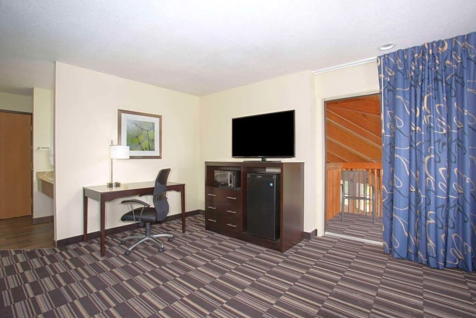 AmericInn by Wyndham Mount Pleasant