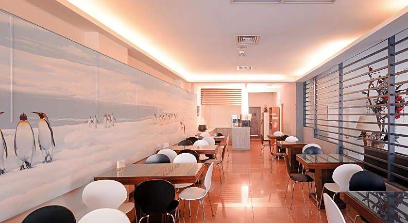 Waugh Den Business Hotel