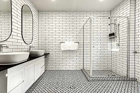 Family Room with Private Bathroom (3 Adults)