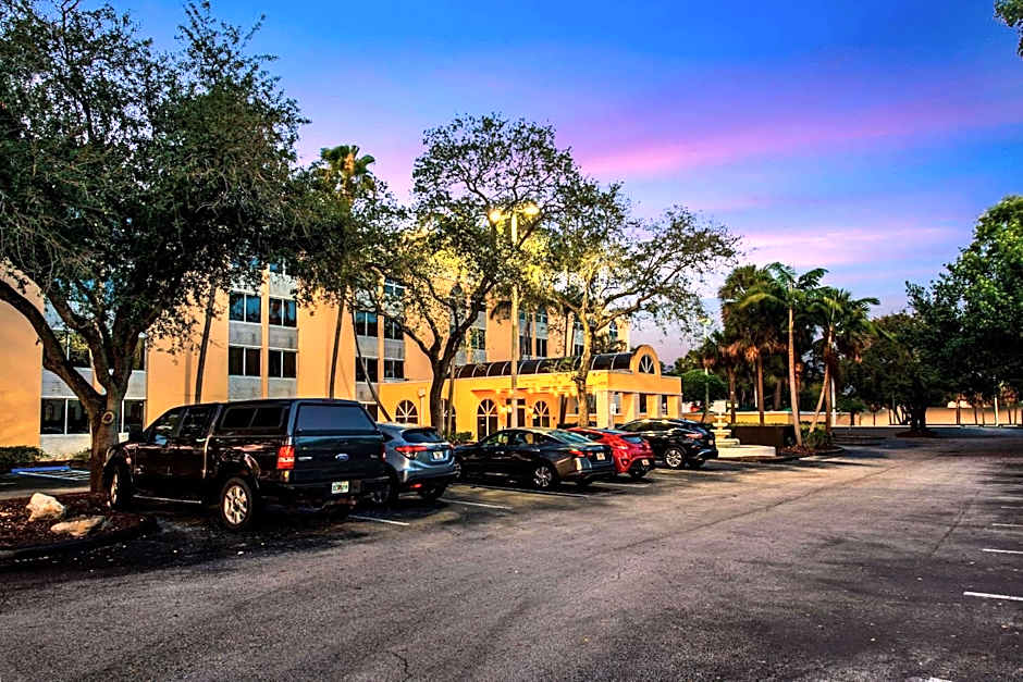 La Quinta Inn & Suites by Wyndham Fort Lauderdale Tamarac
