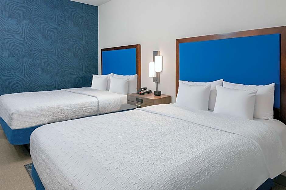 Hampton Inn By Hilton and Suites Clearwater Beach