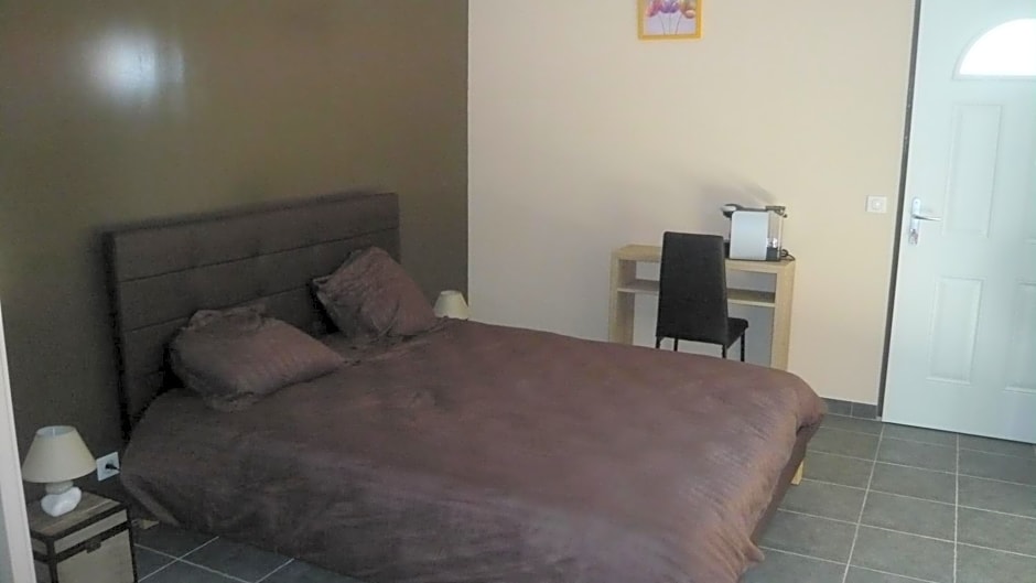 Chambres d'hôtes, B&B climatisées LA BORRELLIENNE