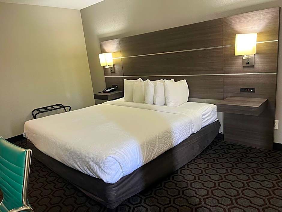 Days Inn by Wyndham Wagoner