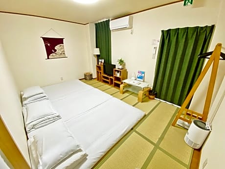 Japanese-Style Room