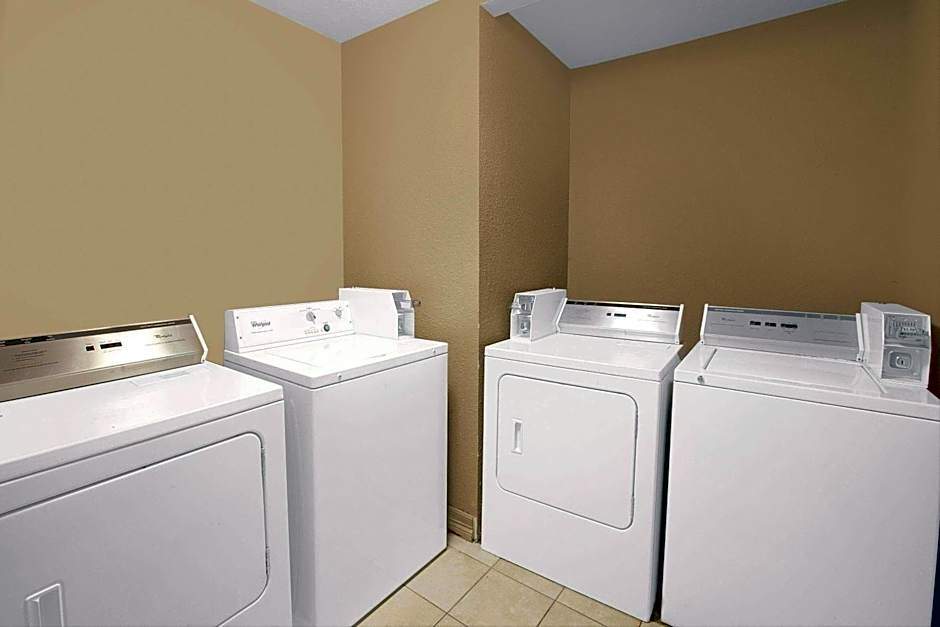 Ramada by Wyndham Houston Intercontinental Airport South