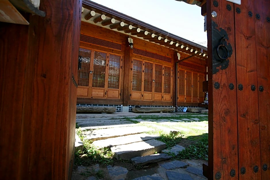 Gaeunchae Hanok Guesthouse Jeonju 2 (Korea Quality)
