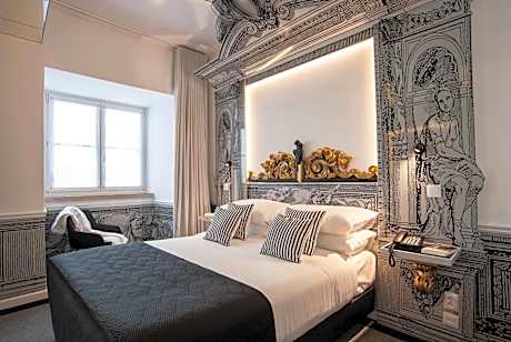 Teatro Boutique Rooms & Suites