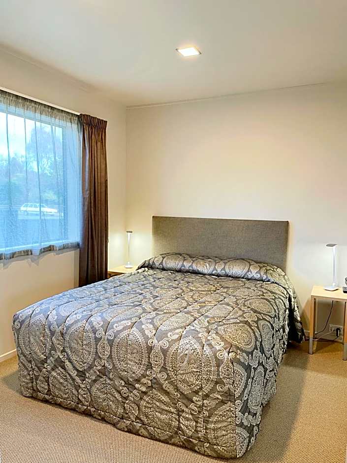 Photo 1 of 13 of 2 Bedroom Apartment