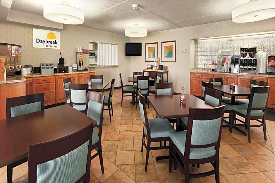 Days Inn by Wyndham Helena