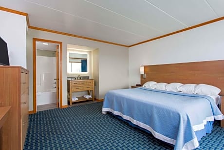 King Room with Ocean View - Non-Smoking