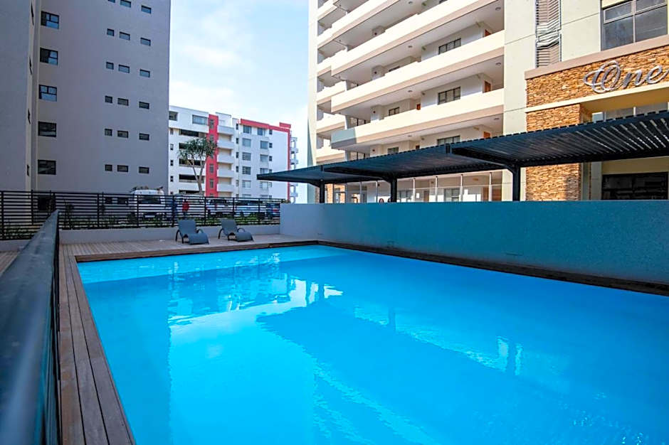 Luxury Bellagio 302 with Sea Views and Inverter