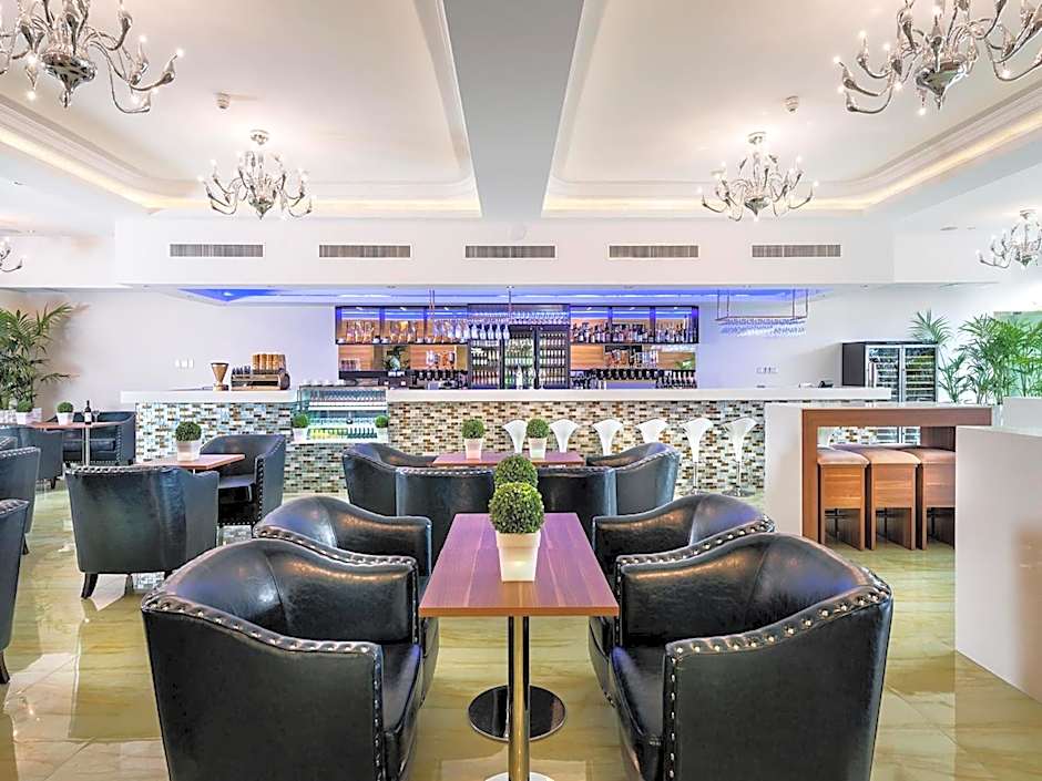 Swan River Hotel (Formerly known as International on the Water Hotel)