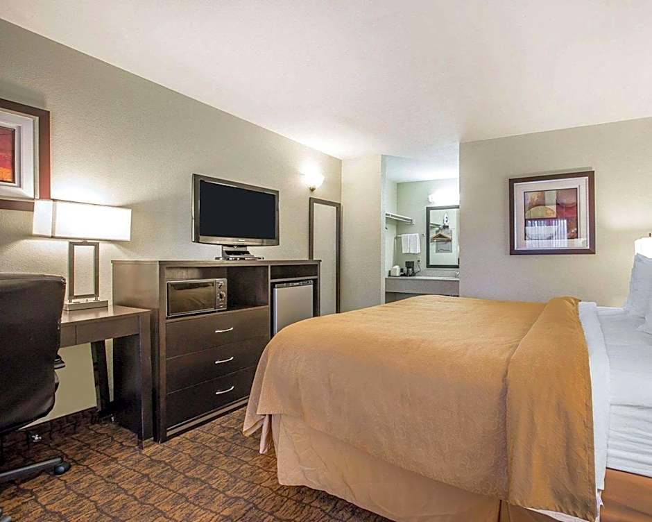 Quality Inn & Suites Woodland