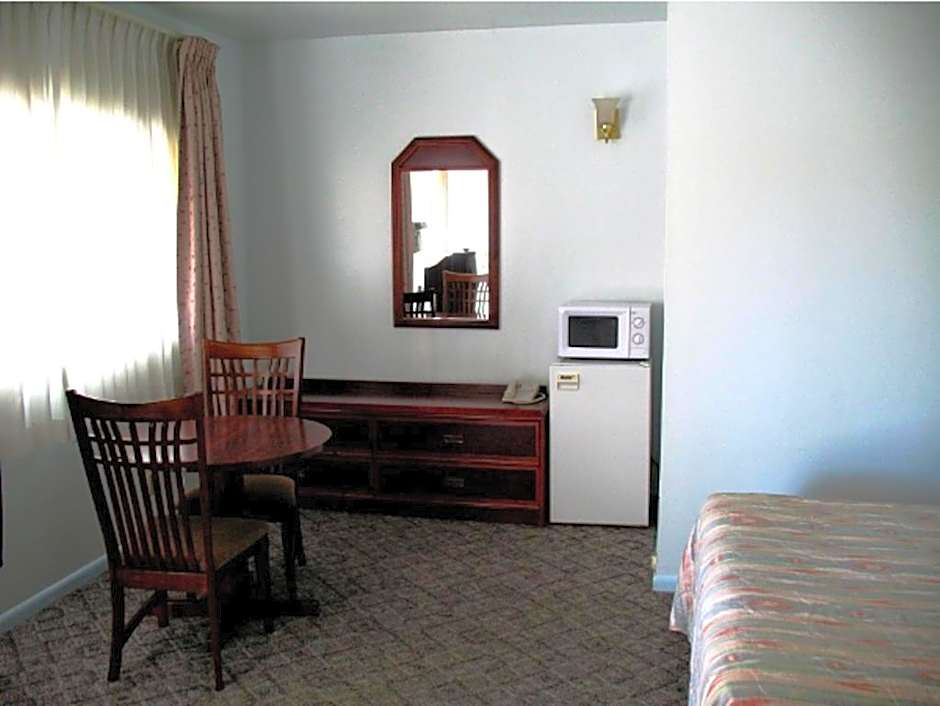 Golden West Motel – Klamath Falls, OR