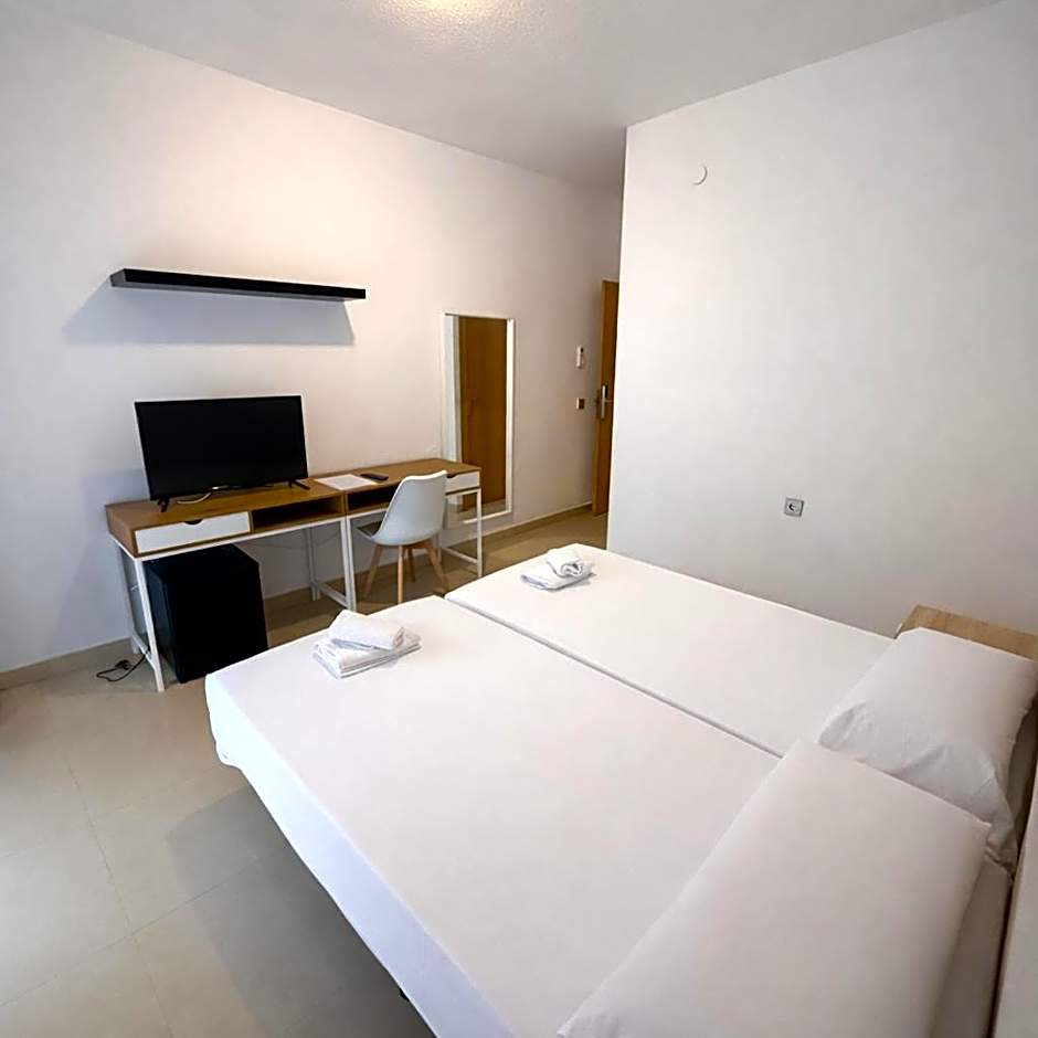 Hostal Molí Beach