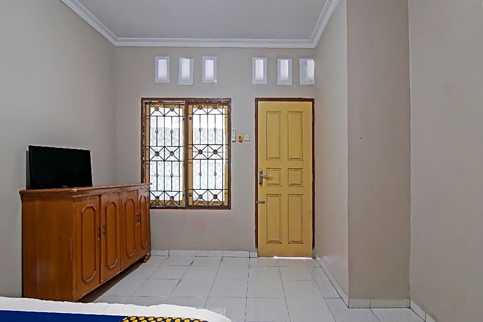 Hotel O Flamboyan 25 Homestay Syariah