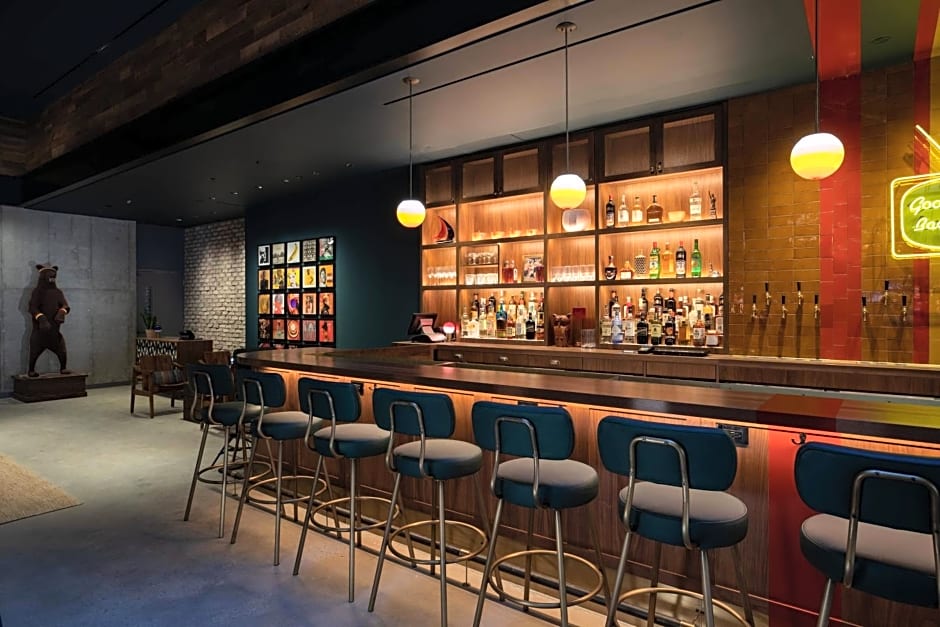 Moxy by Marriott NYC Downtown