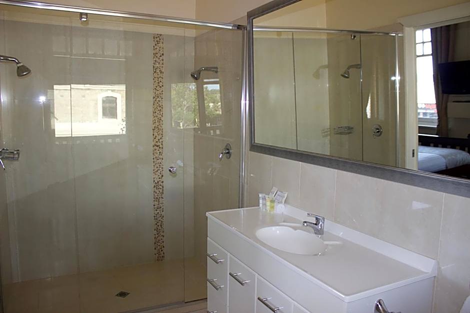 Balcony On Sixth Lodge