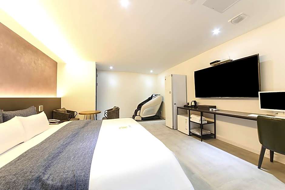 Two Nights Business Hotel