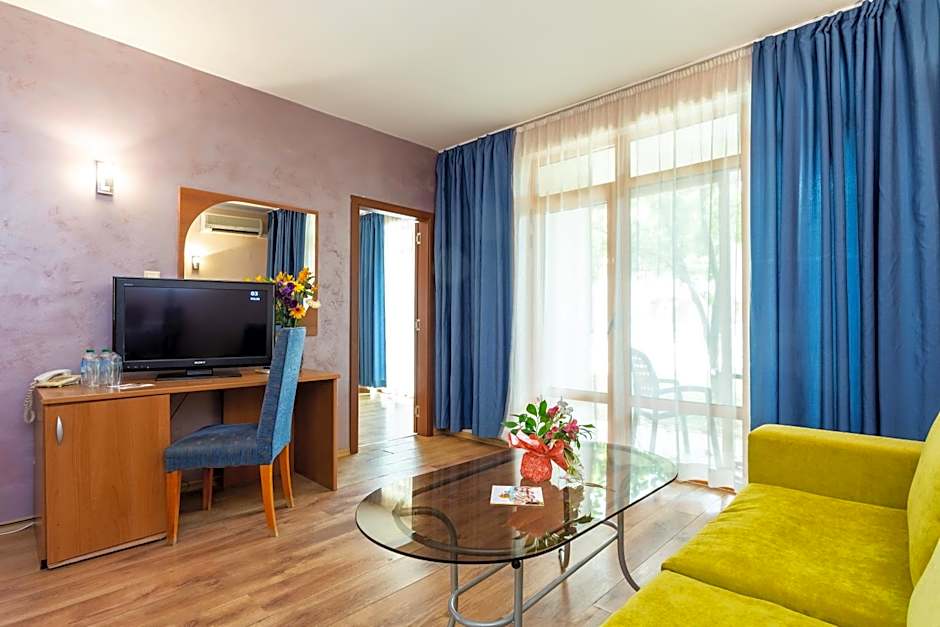 Complex Sunrise by HMG - All Inclusive