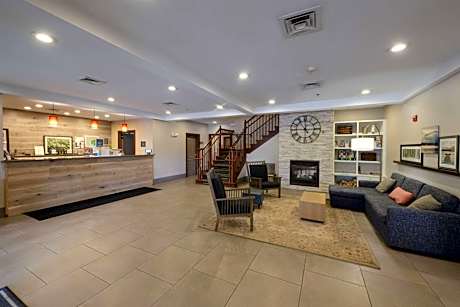 Country Inn & Suites by Radisson, Lake George (Queensbury), NY