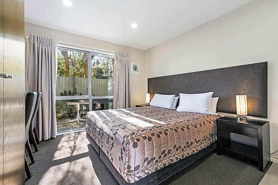 Quality Suites Amore