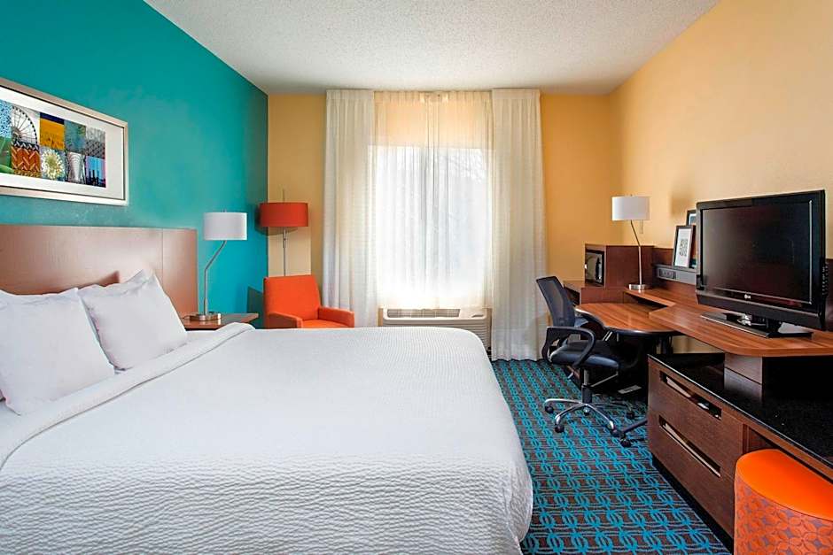 Photo 1 of 5 of 1 King Bed, Hearing/Mobility Accessible, Roll in Shower