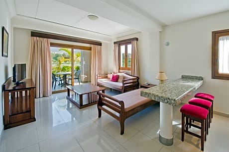 GOLF VIEW SUITE 2 ADULTS + 1 CHILD