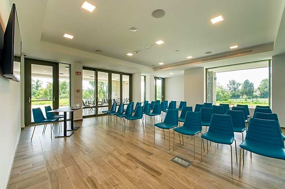 Akademia Hotel**** Balatonfured