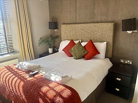 Double Room, Ensuite (1 King Bed)